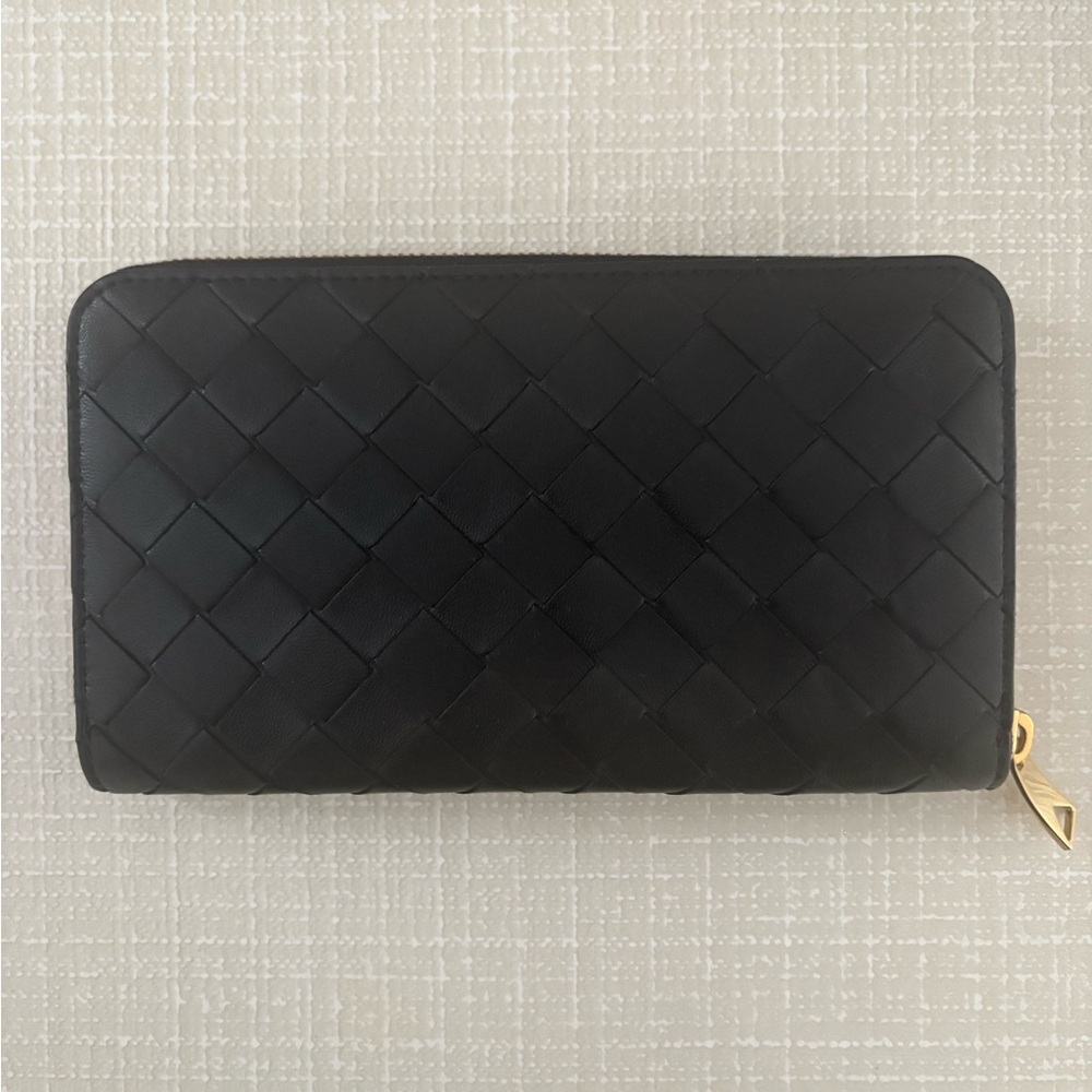 Bottega Veneta Black Woven Wallet